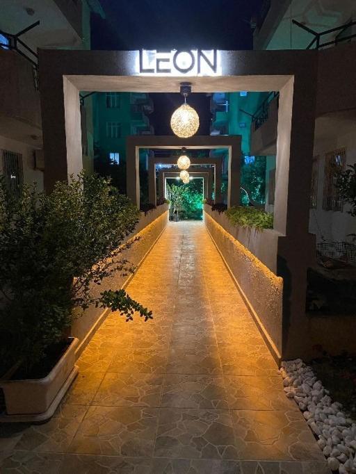 Side Leon Otel Exterior photo